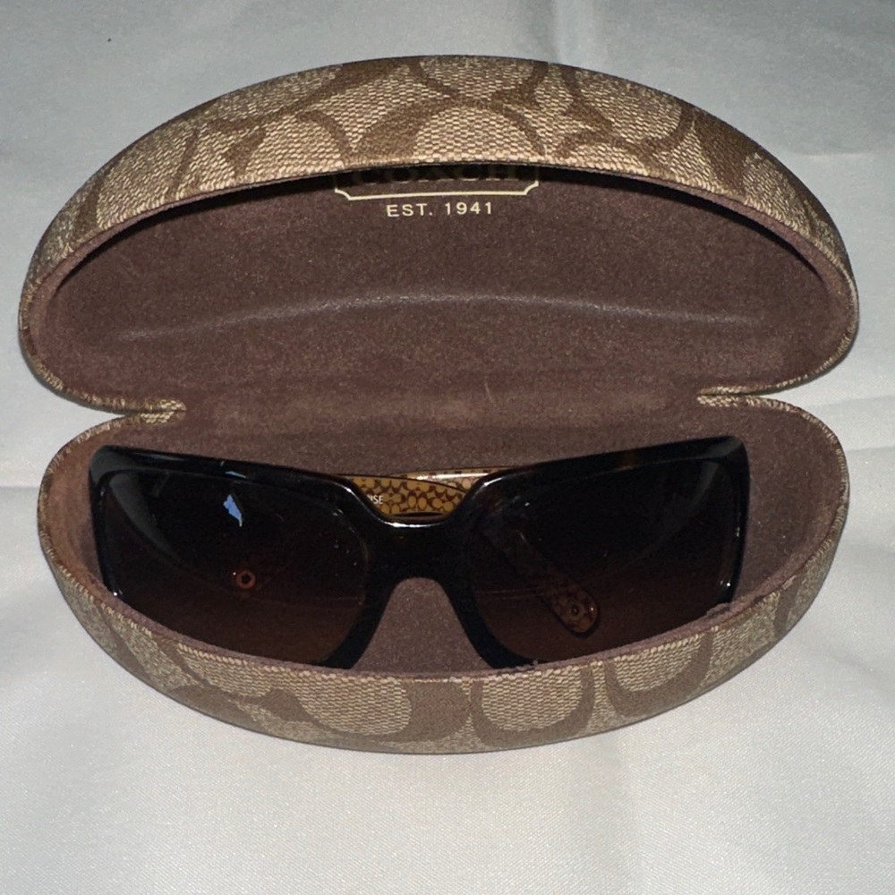 😎 COACH Brown Sunglasses with signature case